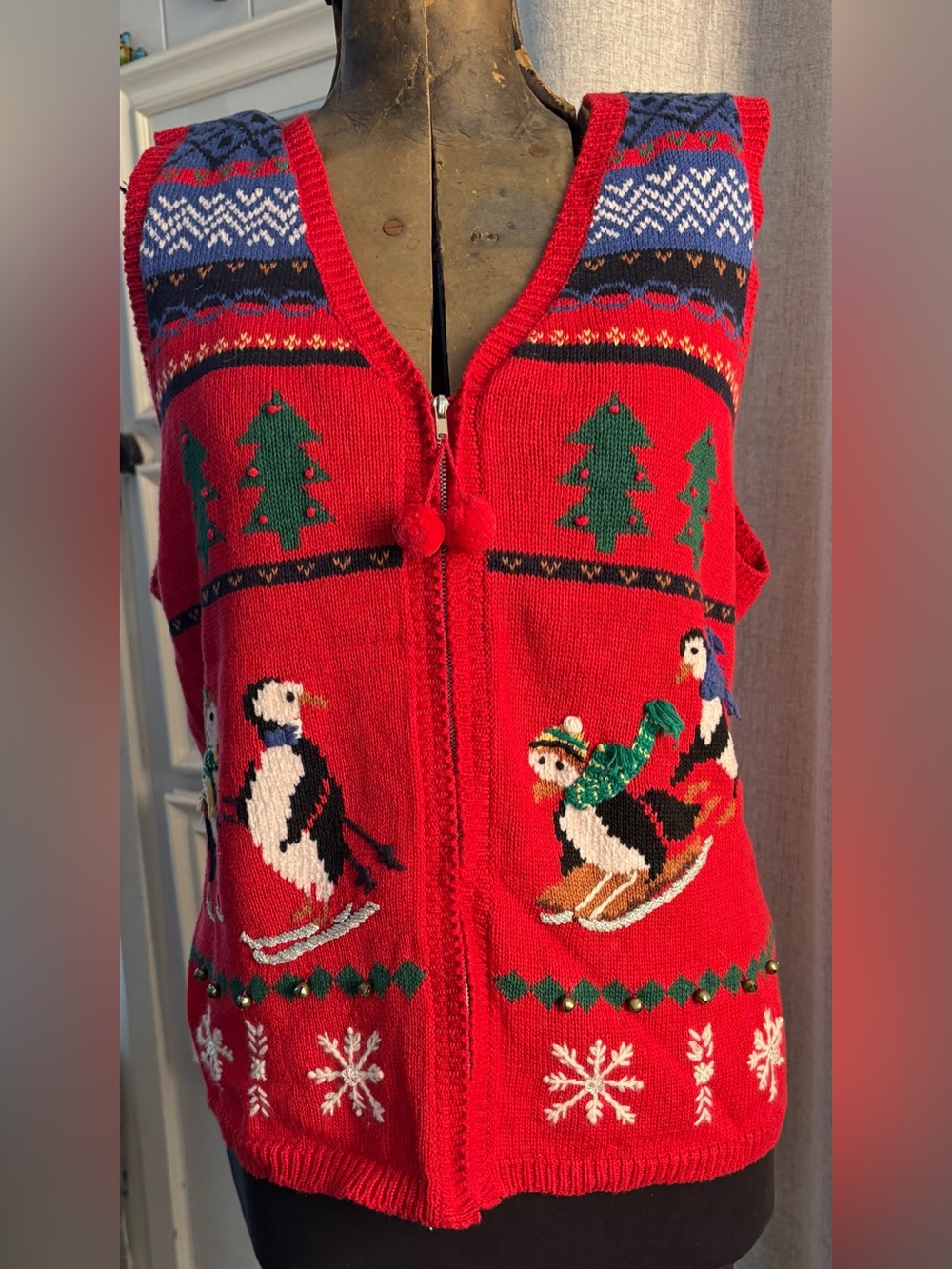 Capacity XL Christmas Sweater Vest Penguins Skiing Jingle Bells Fair Isle
